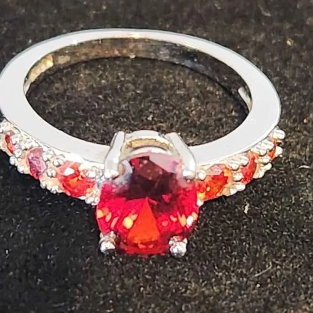 Sterling Silver 925 Ring, Garnet Center Stone, Size 6.5-7